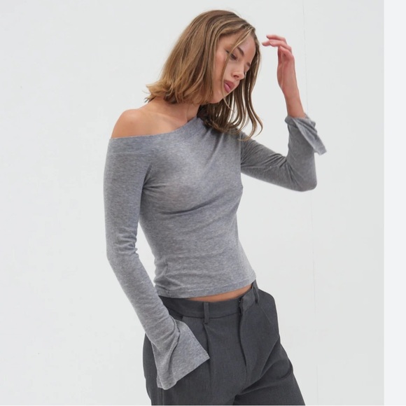 Style Addict Gray Off-Shoulder Top - Picture 1 of 5